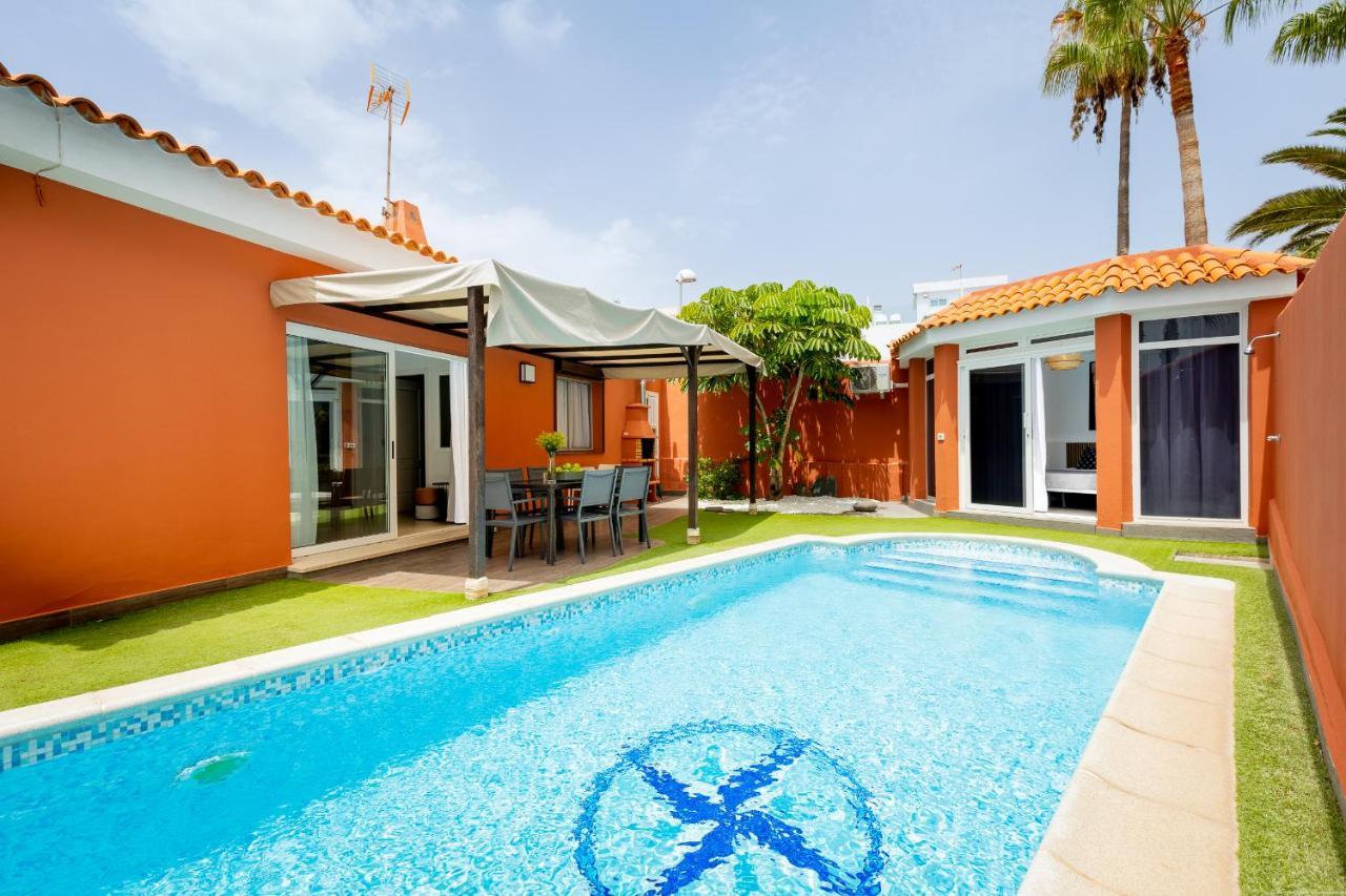 Villa With A Private Swimming Pool 칼라오살바헤 외부 사진